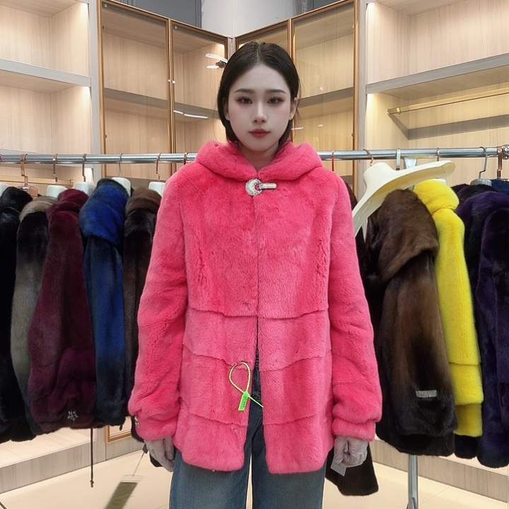 粉色中长戴帽袖钻yh0743