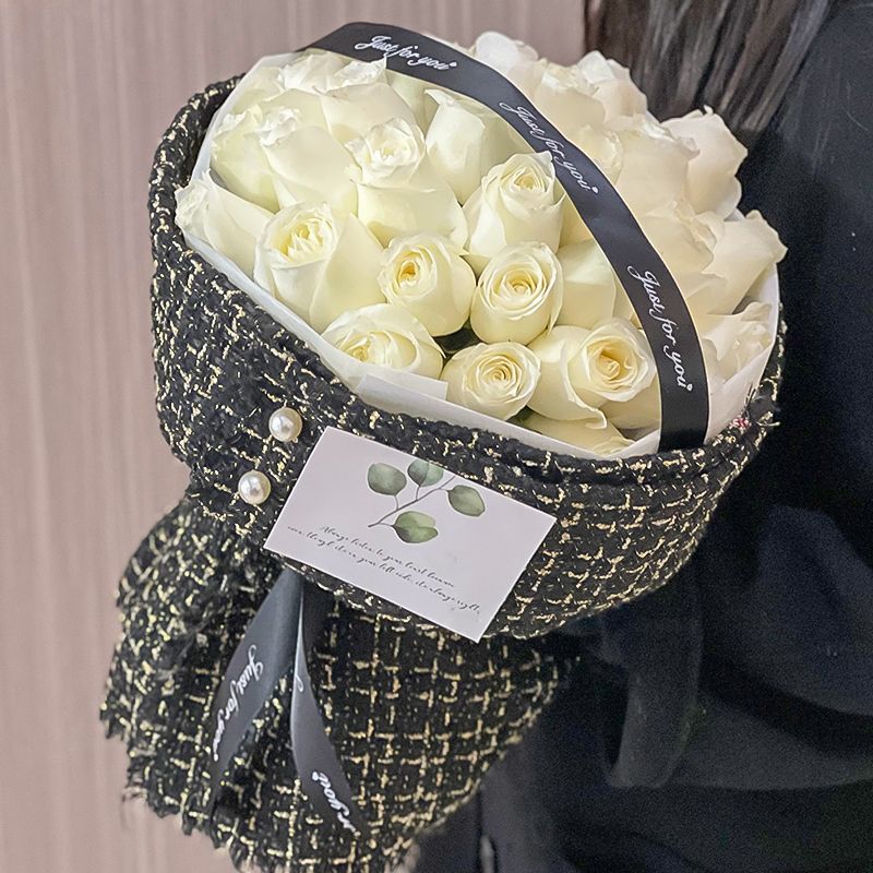 黑色小香风-33朵白玫瑰鲜花束生日礼物送爱人闺蜜花店送花上门