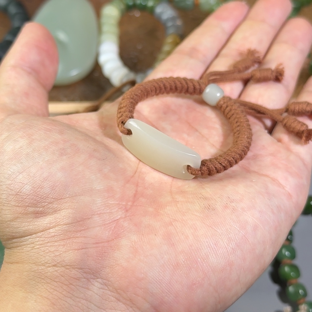 和田玉（糖玉）未镶嵌颈饰