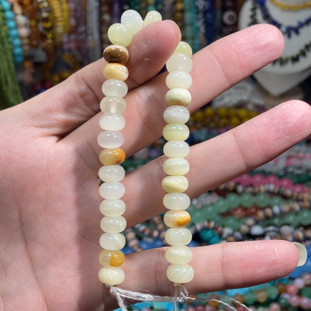 石英质玉，绿方解全切6×10mm，未镶嵌