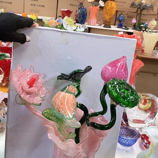 琉璃花瓶高45厘米宽9厘米