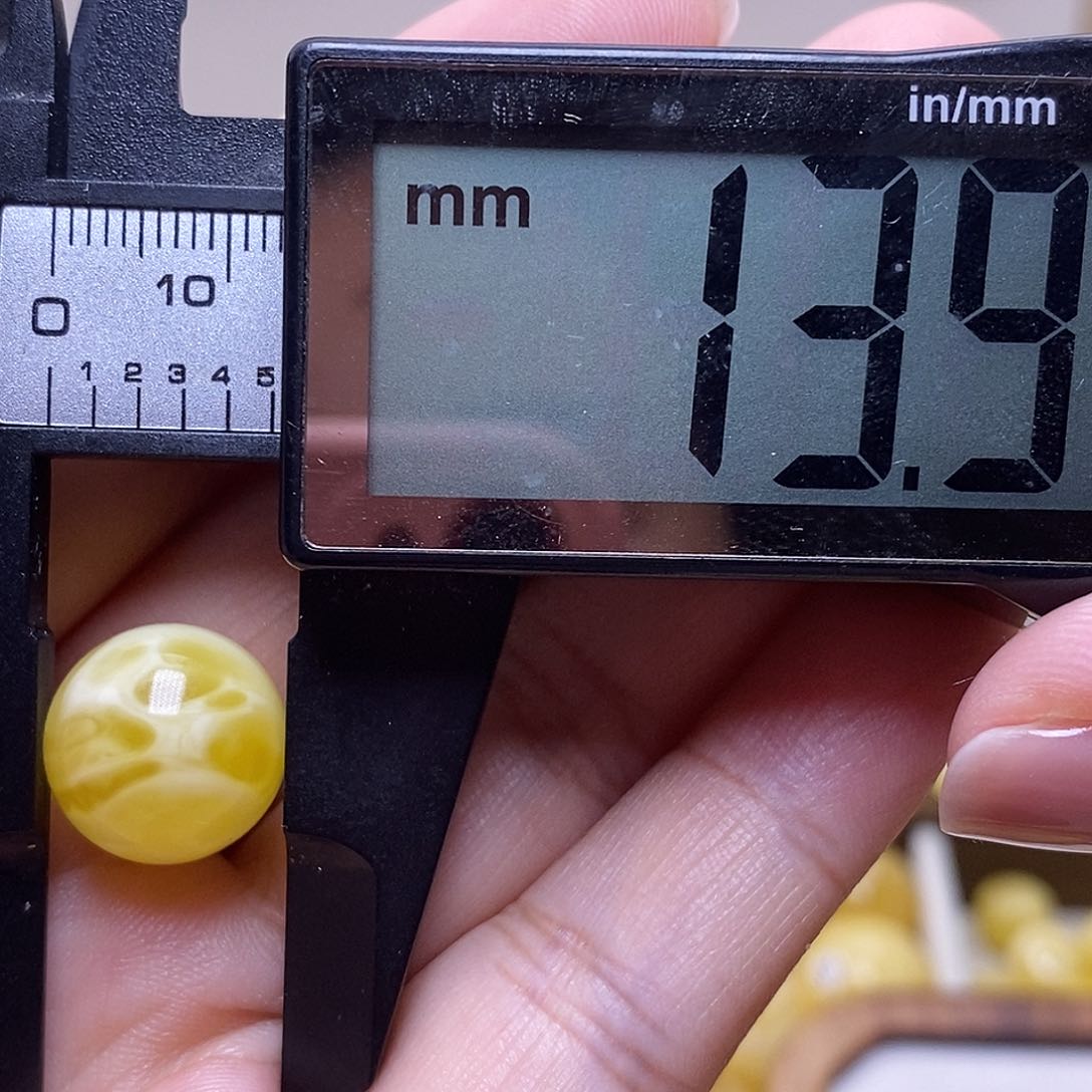 未镶嵌琥珀裸石蜜蜡圆珠