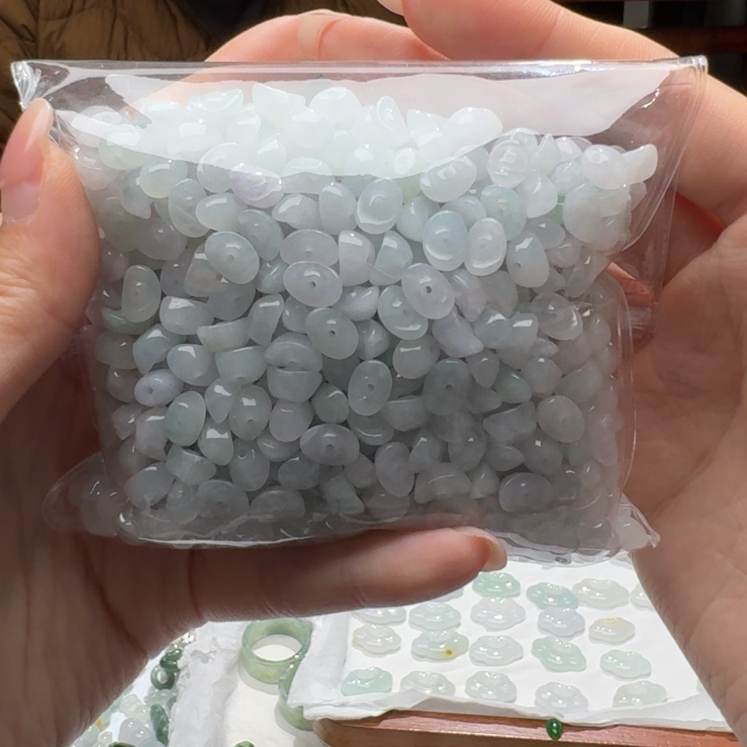 未镶嵌挂件翡翠福利10个，不包邮，拍邮费发货