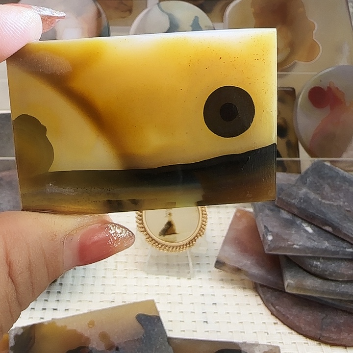 玛瑙/玉髓未镶嵌珠宝奇石