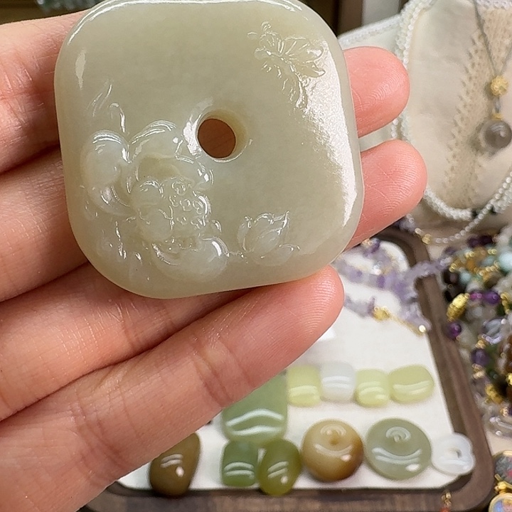 和田玉颈饰未镶嵌