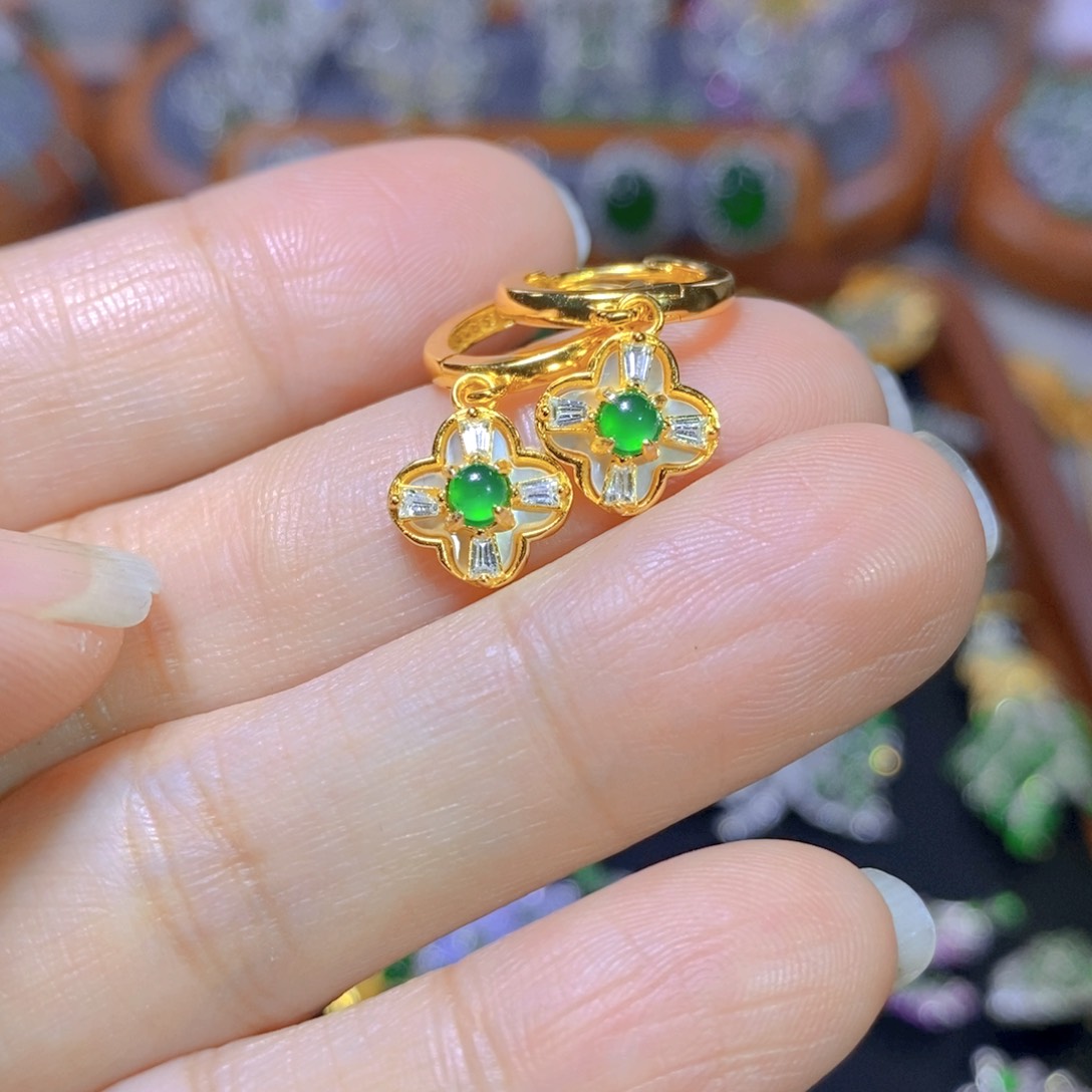 翡翠颈饰银S925镶嵌天然翡翠