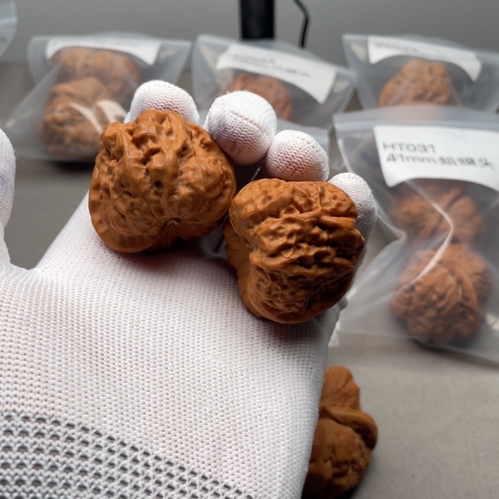 K***o文玩核桃吊坠蛤蟆头