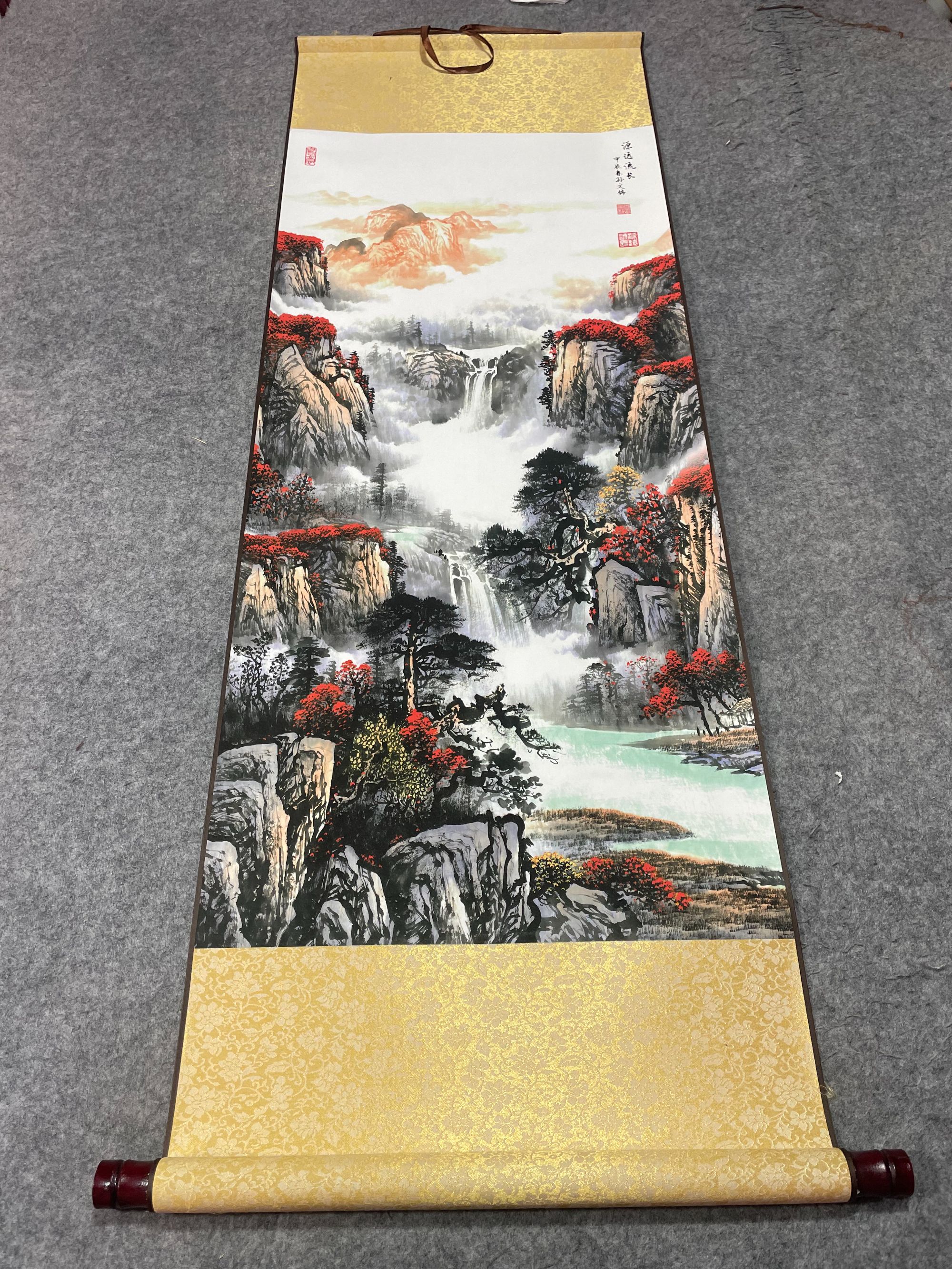 《红  .源远流长》 宽45高140 国画