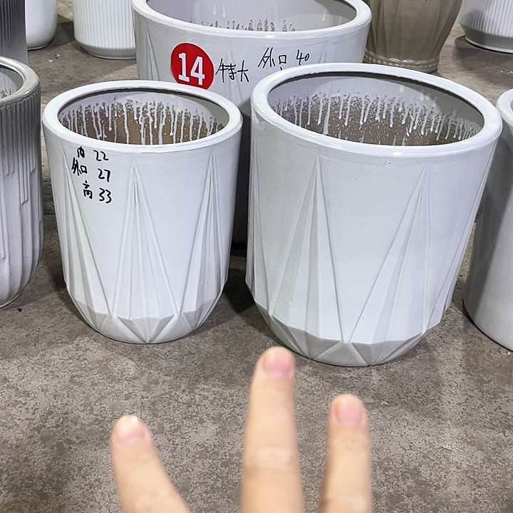 陶瓷大花盆一套三个