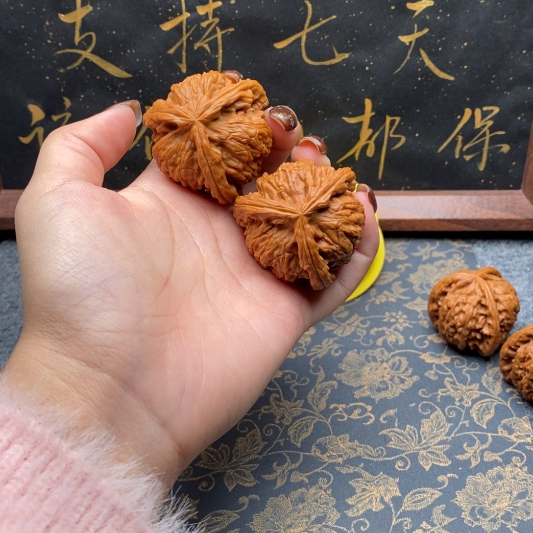 吊坠文玩核桃文*、白狮子