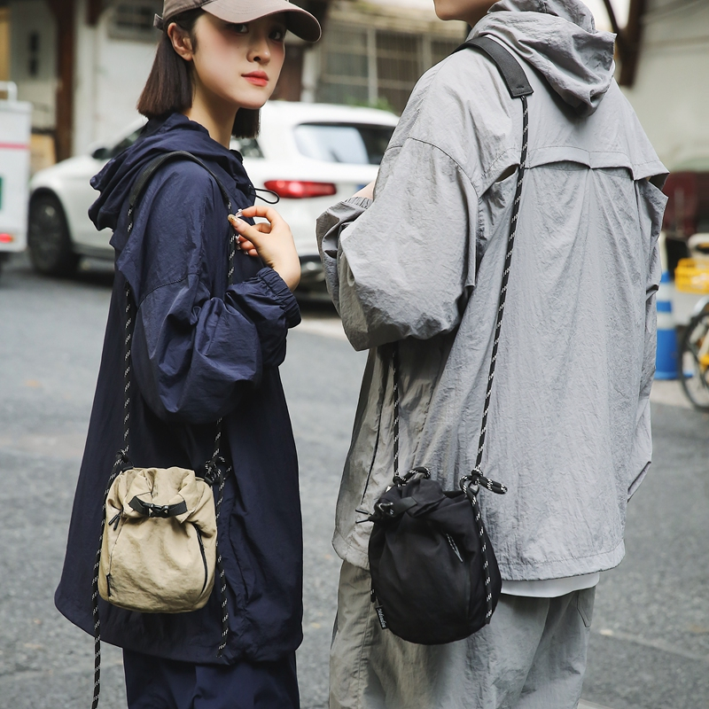 肩包街头潮流抽带休闲防水零钱位拉链斜挎包潮流斜跨男女同款