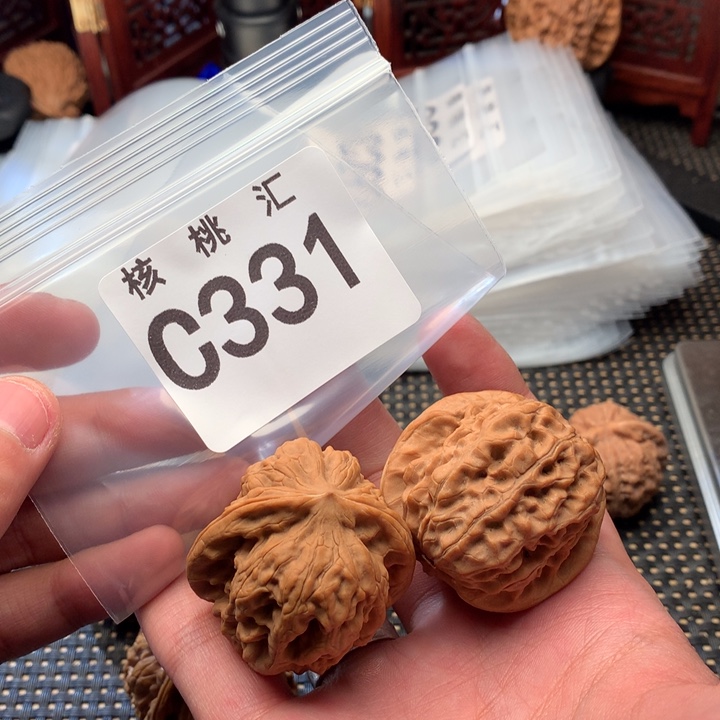 杜***克吊坠文玩核桃沉水狮子头