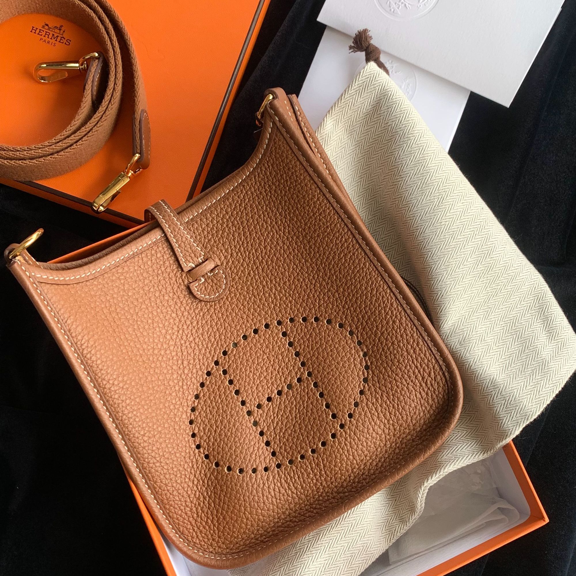 99新 Hermes/爱马仕 金棕金扣mini 伊芙琳 18342622
