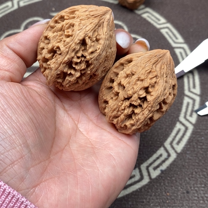 文玩核桃吊坠大沽石全品40