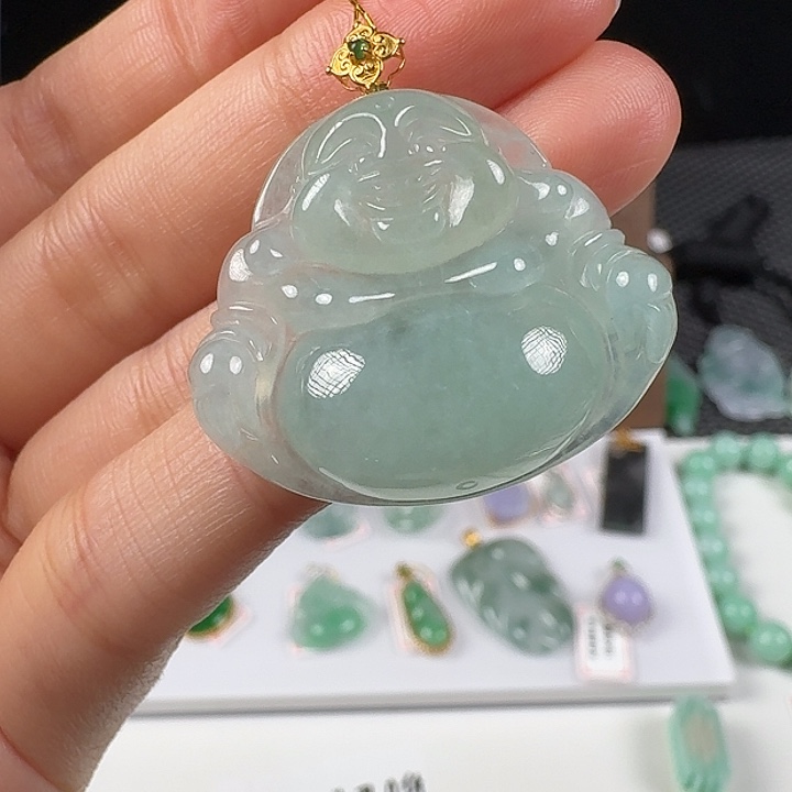 翡翠18K金镶嵌颈饰