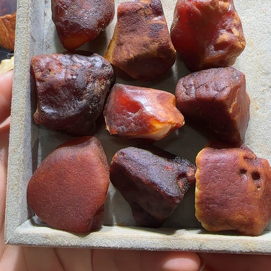 轩***哥定制琥珀未镶嵌定制