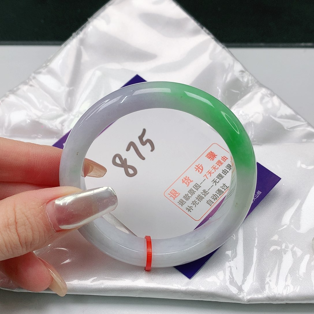 翡翠手镯未镶嵌翡翠手镯