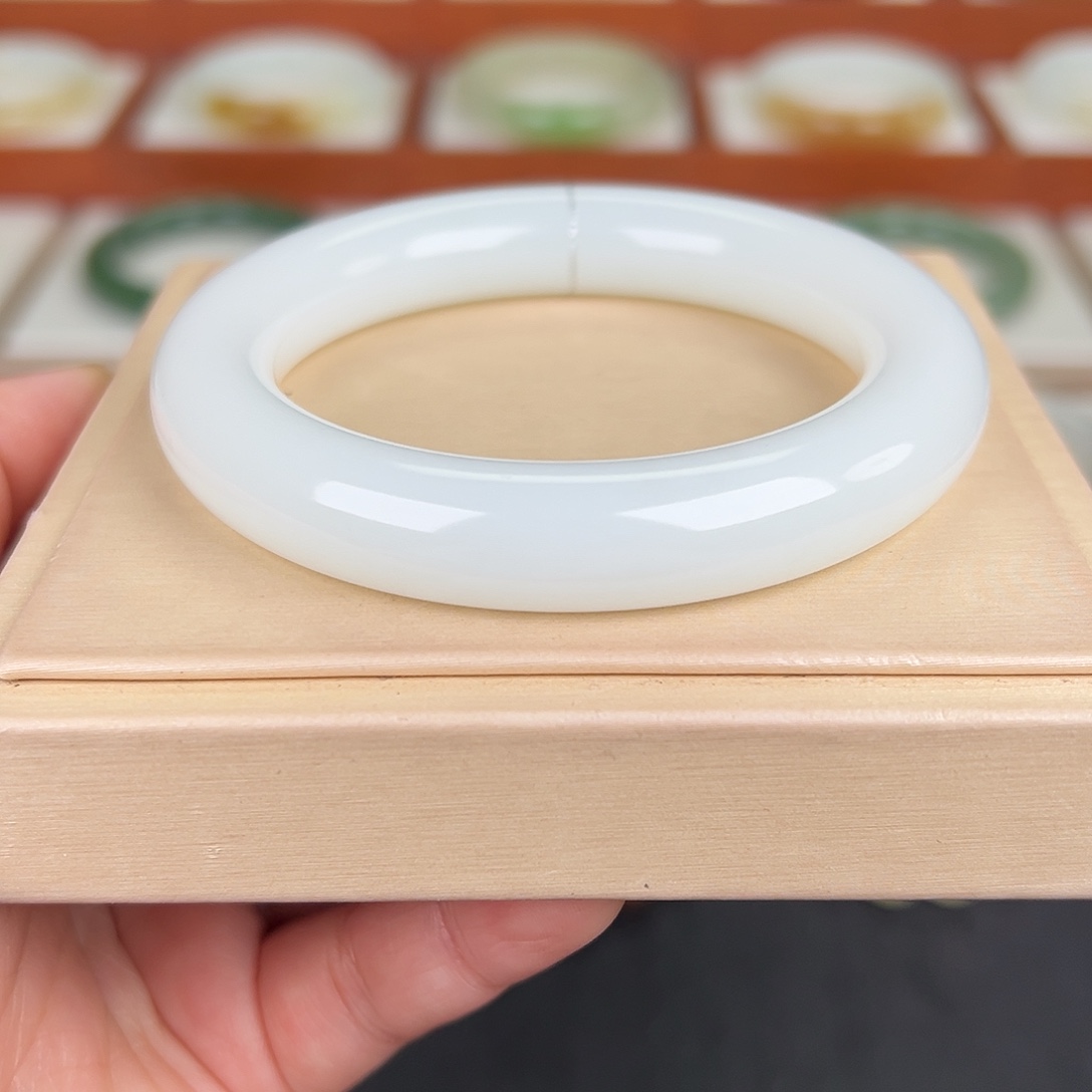 和田玉未镶嵌手镯白玉圆条