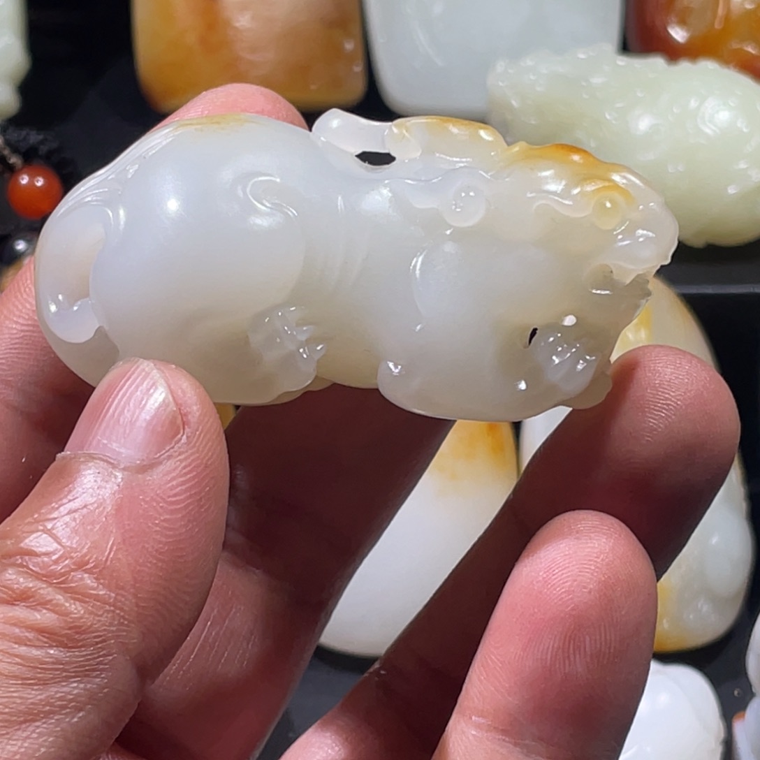 颈饰未镶嵌和田玉小*鱼