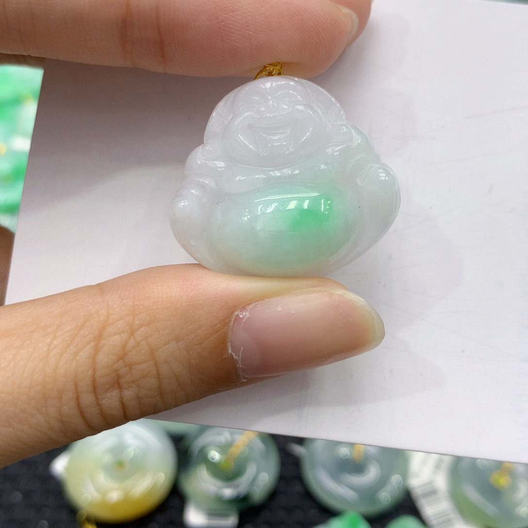 颈饰18K金镶嵌翡翠