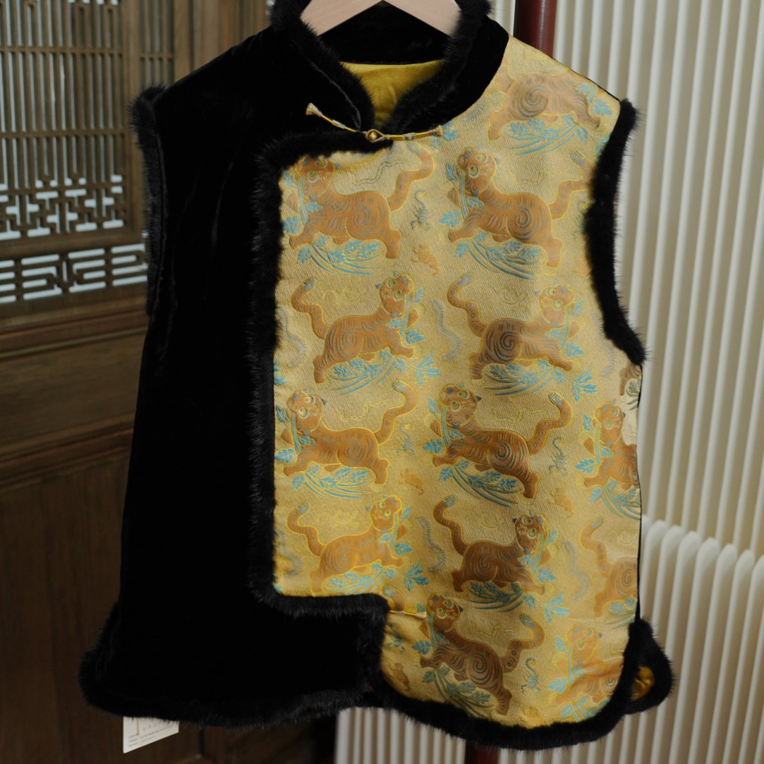 RE00227老虎拼接款马甲