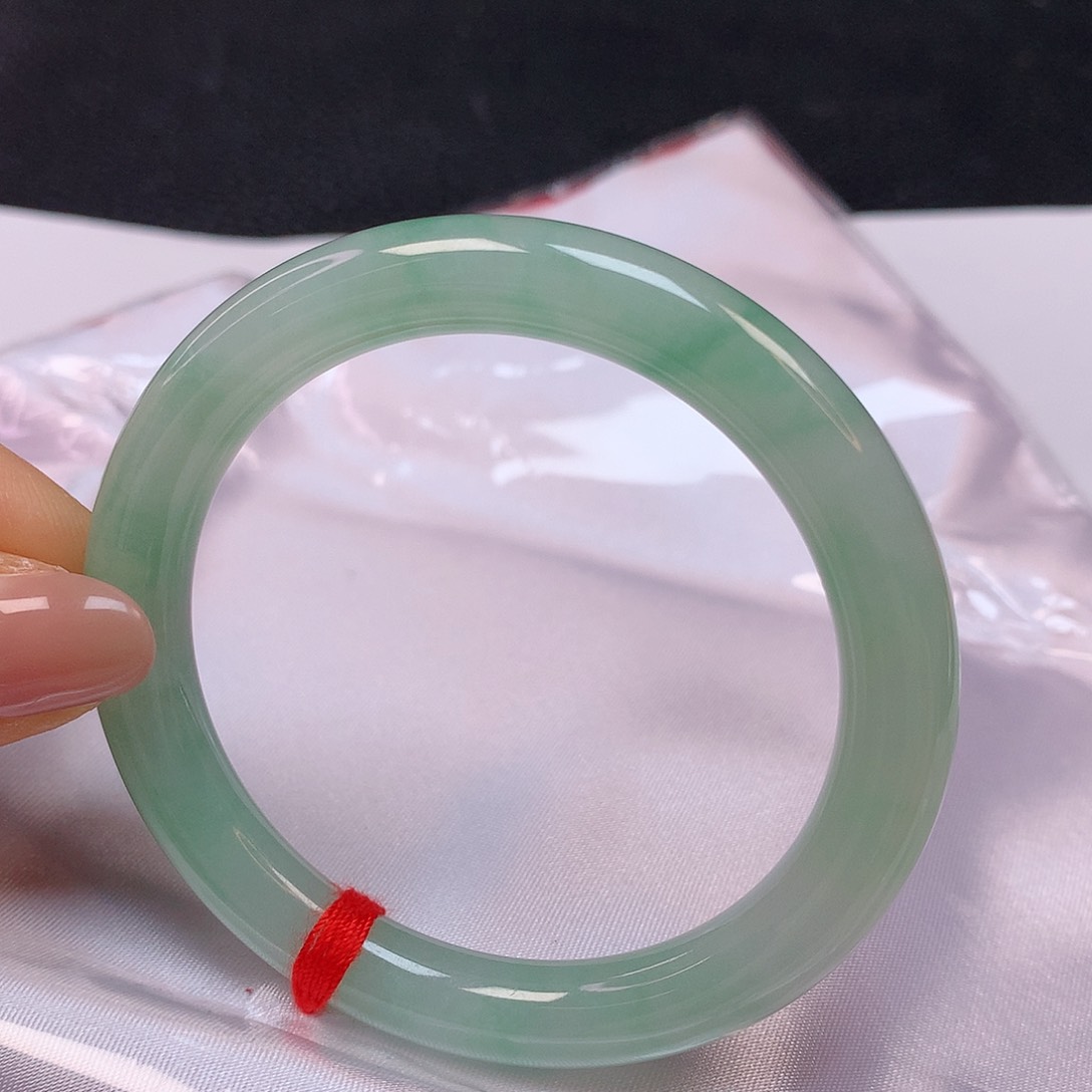 【闪购商品】翡翠手镯未镶嵌52圆条手镯