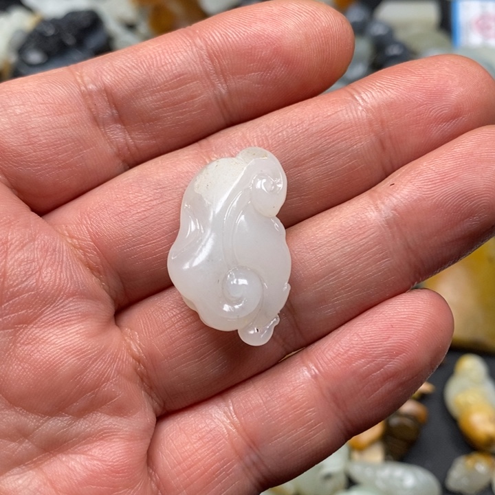 和***一和田玉未镶嵌吊坠(不含链)