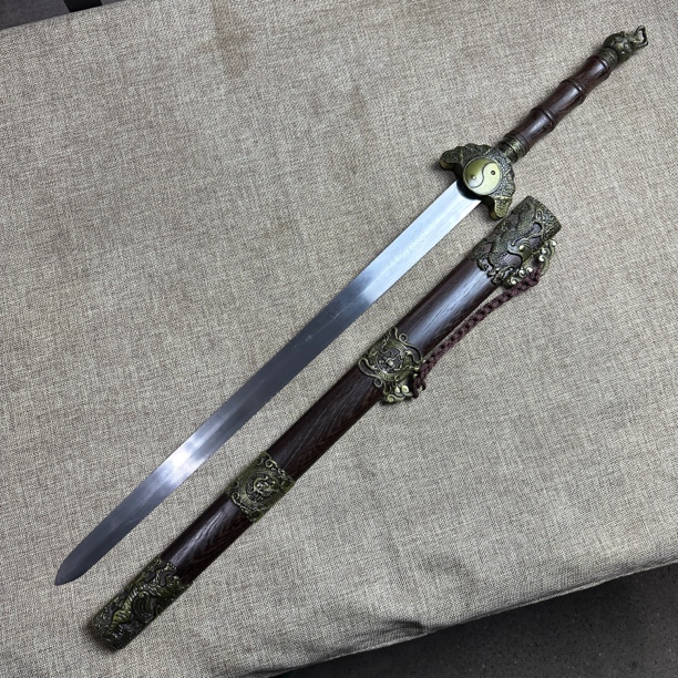 453龙泉昊天宝剑玄武八卦剑高锰钢鸡翅木未开刃