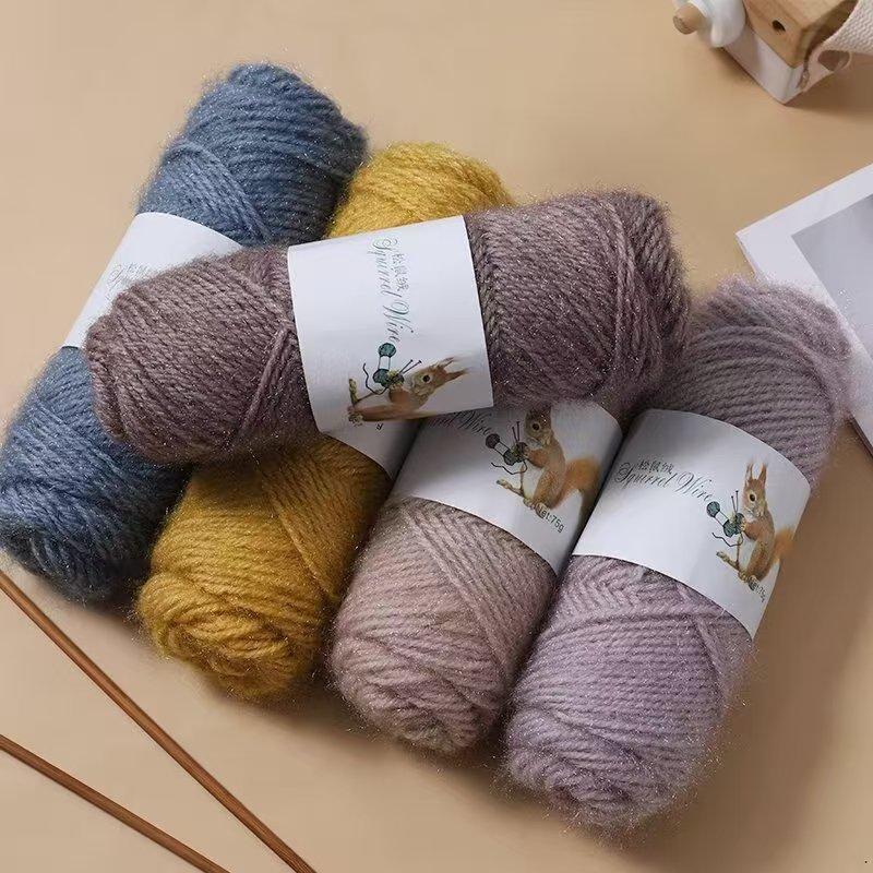 松鼠绒中粗线马海毛亮丝线宝宝毛线男女勾鞋线手编帽子围巾外套线