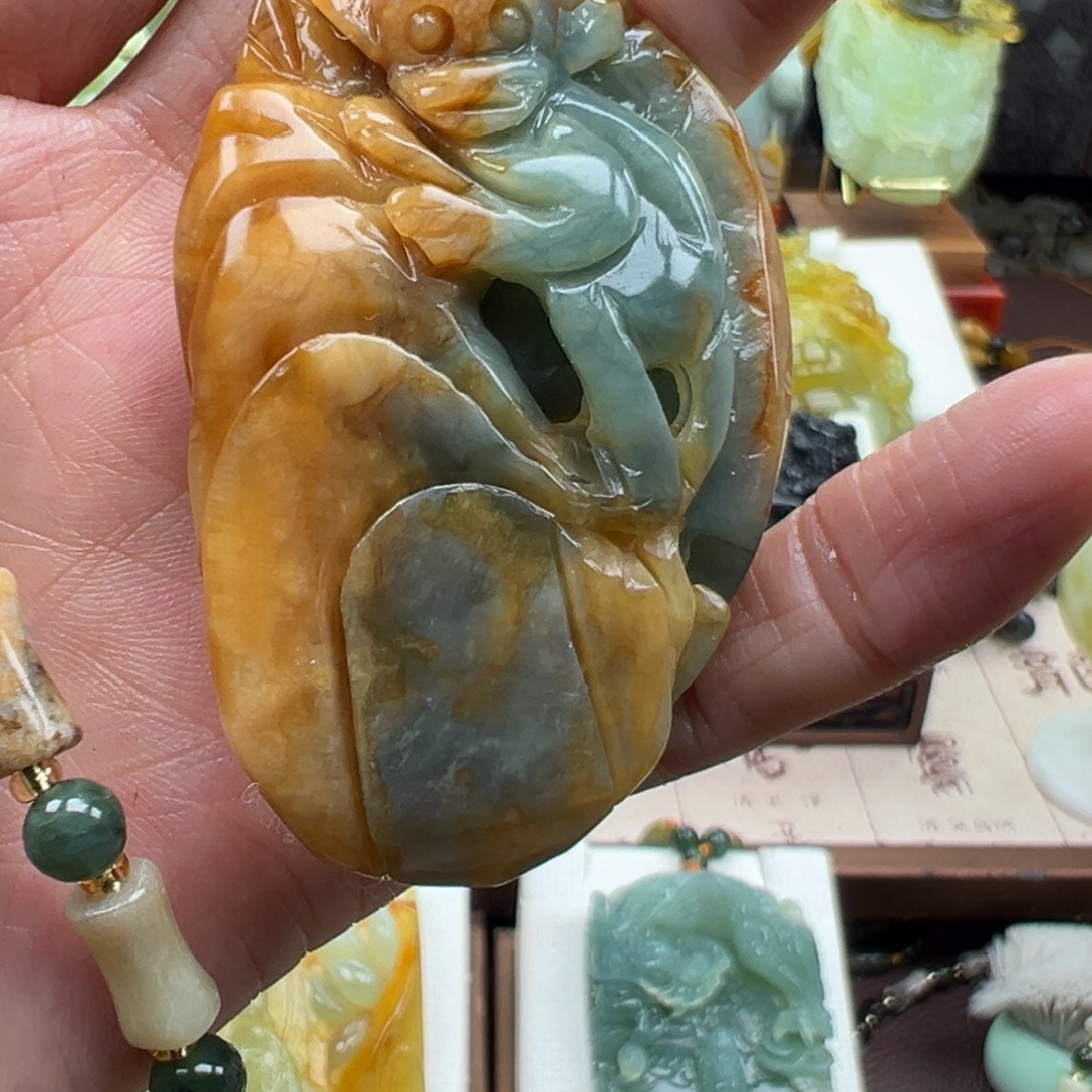 岫玉未镶嵌挂件挂件