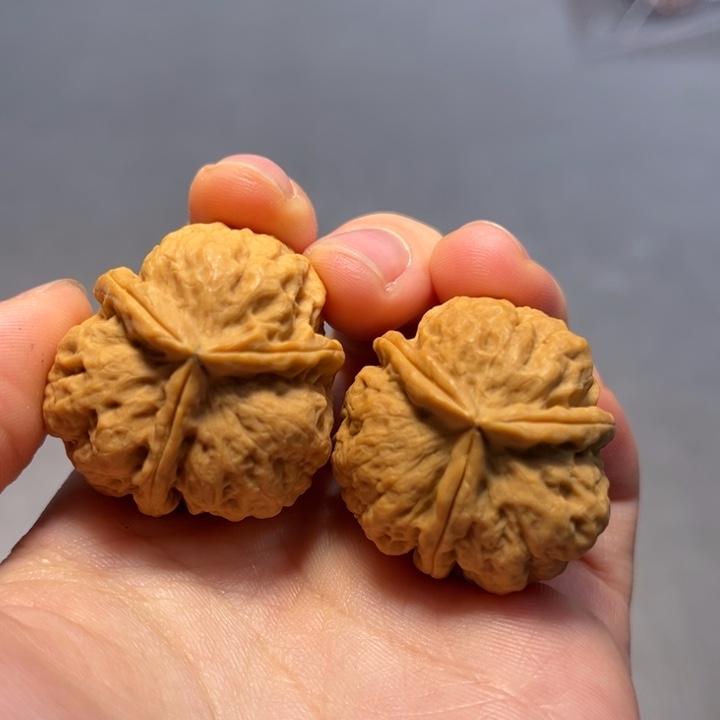 文玩核桃把件三棱610