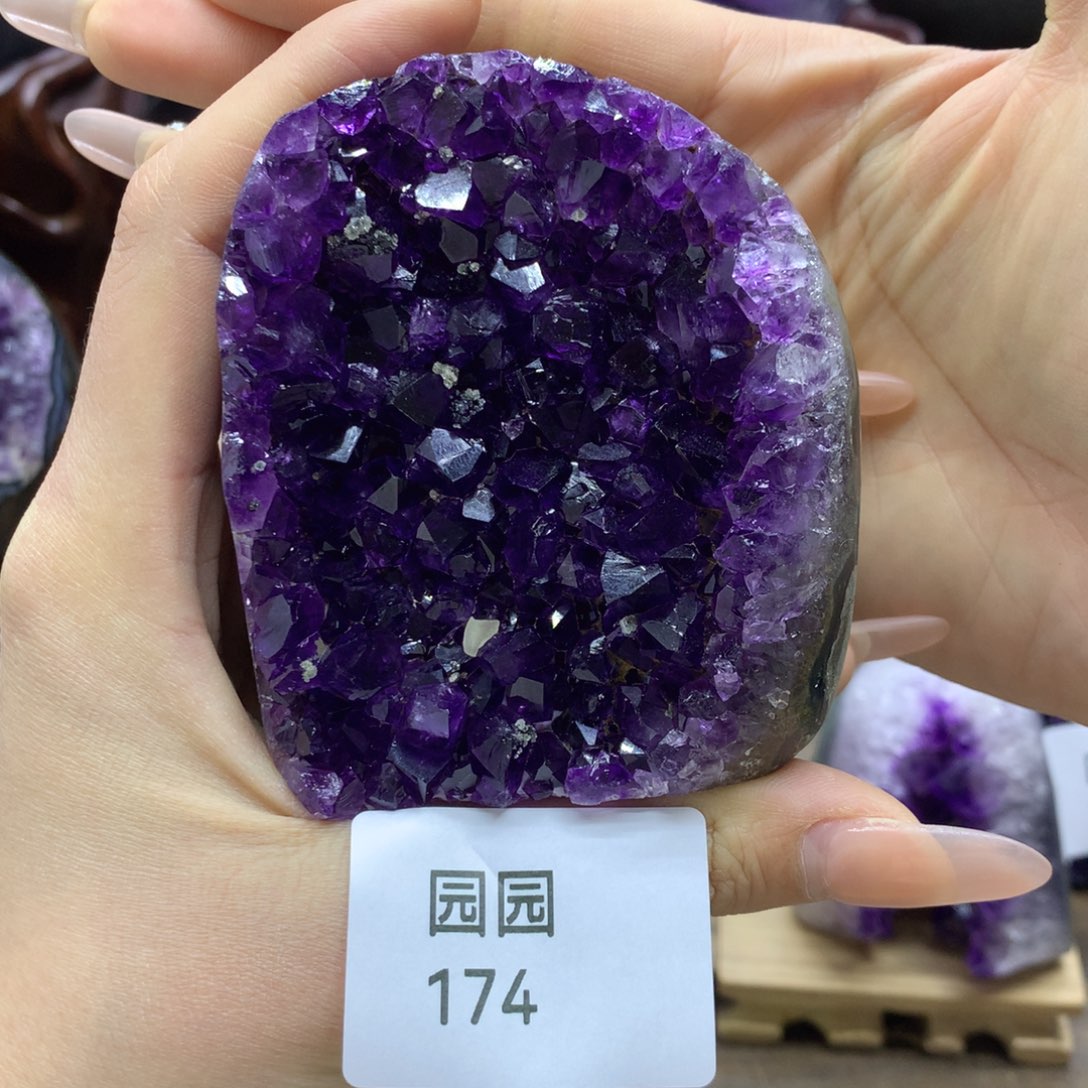 紫晶大型摆件（非配饰）未镶嵌