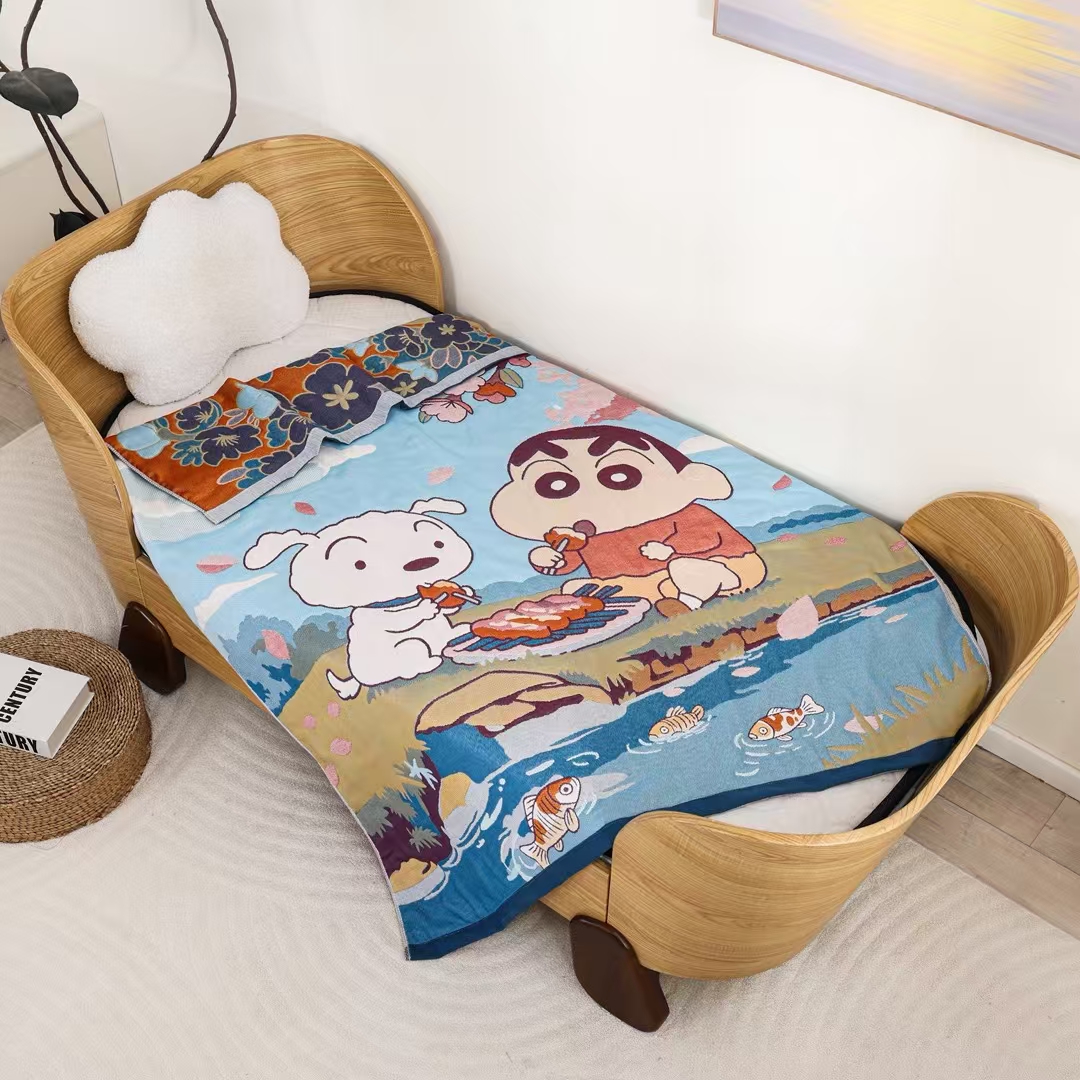 【樱花小新】120*150cm亲肤可爱卡通柔软纱布泡芙被XH