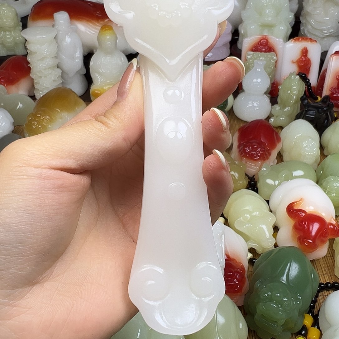 石材帝*鑫昆仑山料子手把纯白色如意