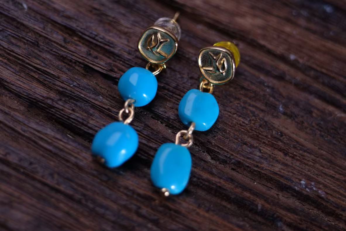 天然原矿绿松石云盖寺高瓷蓝银镀金随型耳坠多样性随机发货一件  