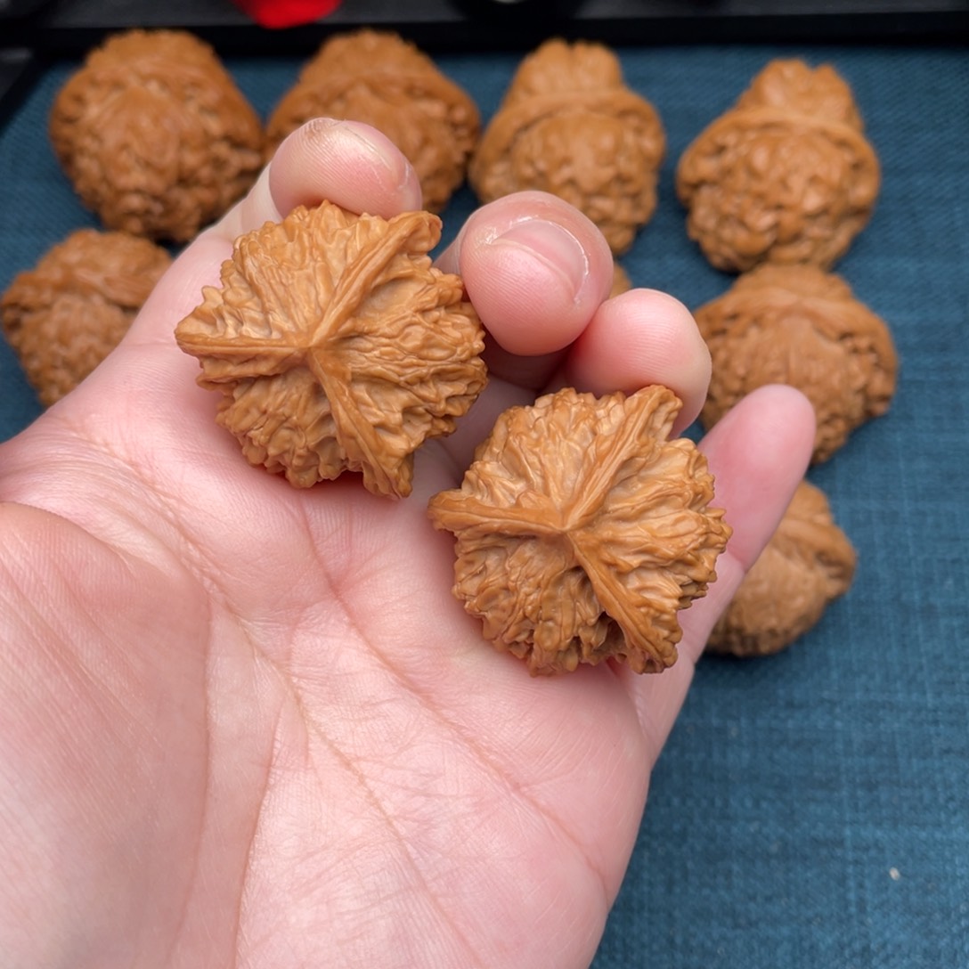 文玩核桃把件全品盘山三棱36