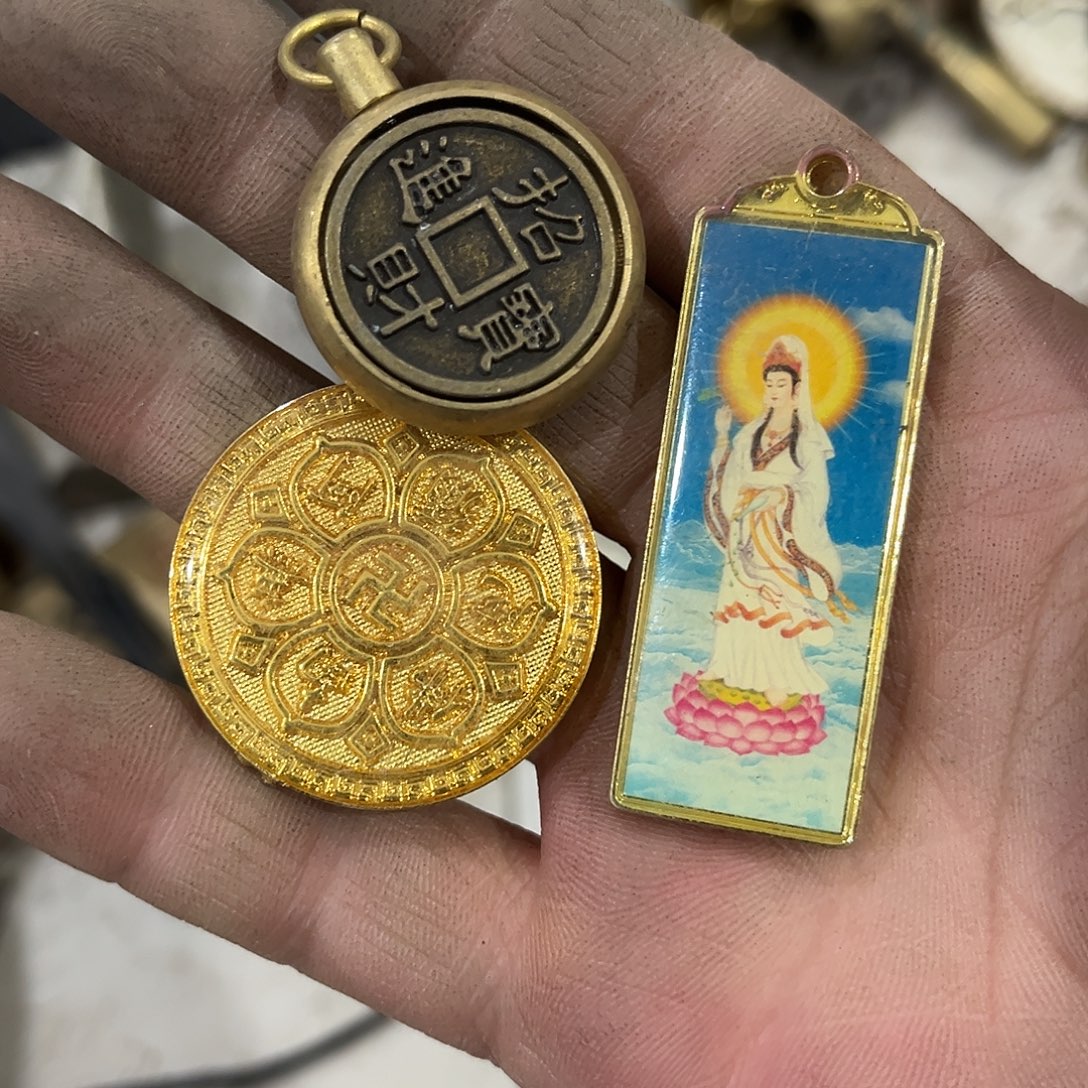 @***头闪电购铜摆件工艺品