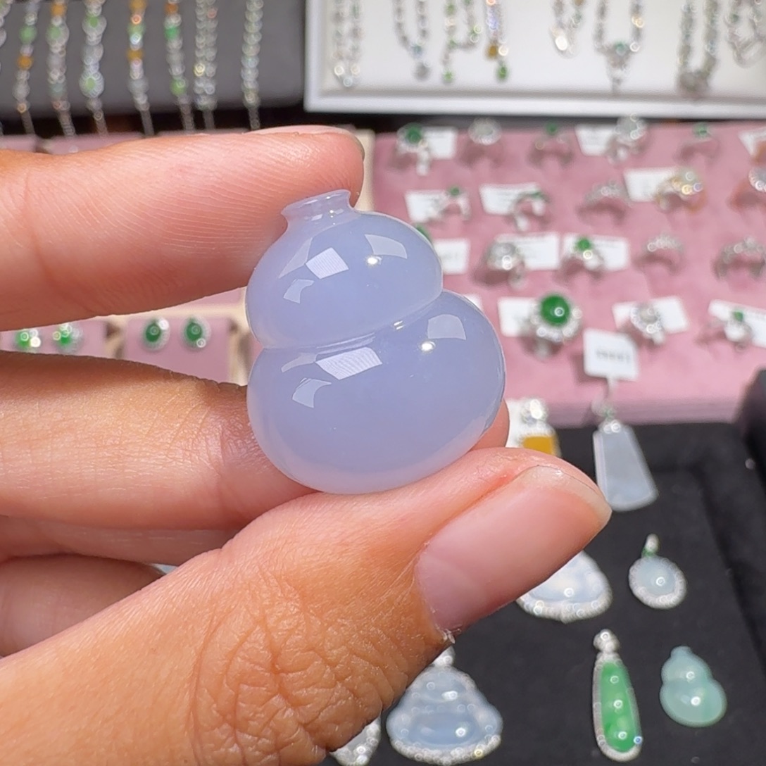 翡翠裸石纯天然缅甸翡翠A货葫芦