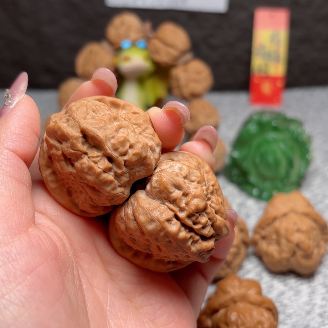 文玩核桃把件M**B蛤蟆头