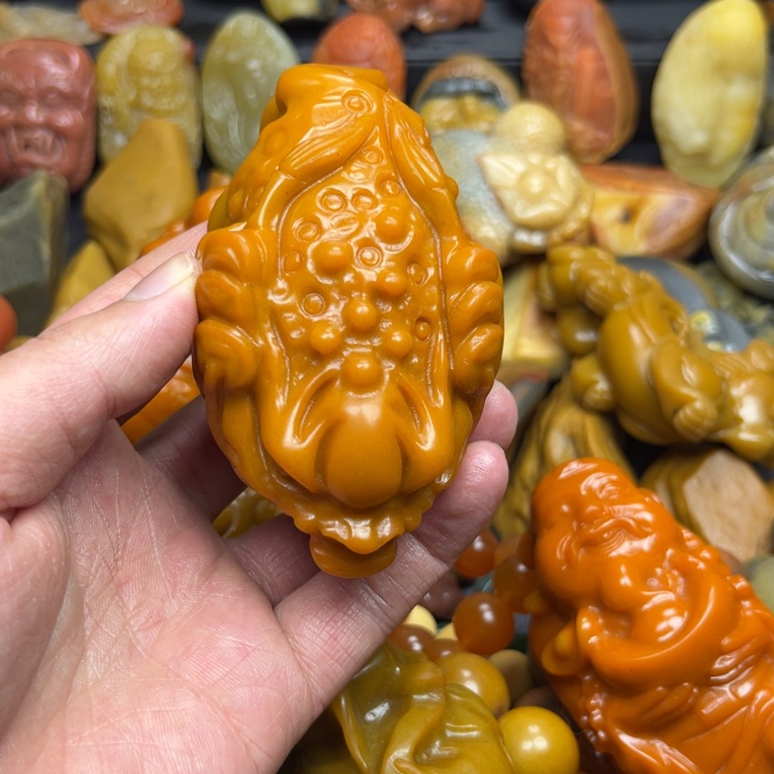 石英质玉颈饰合金军*