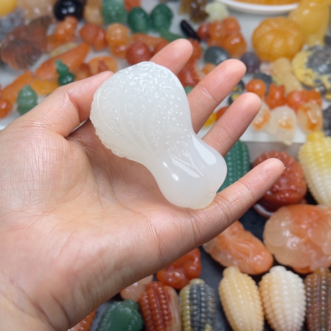 石英质玉（金丝玉）未镶嵌颈饰