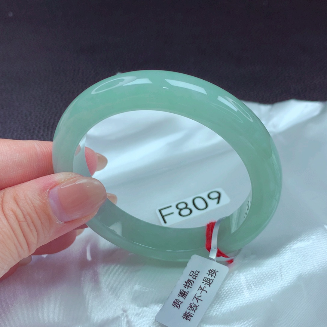 翡翠手镯未镶嵌手镯88