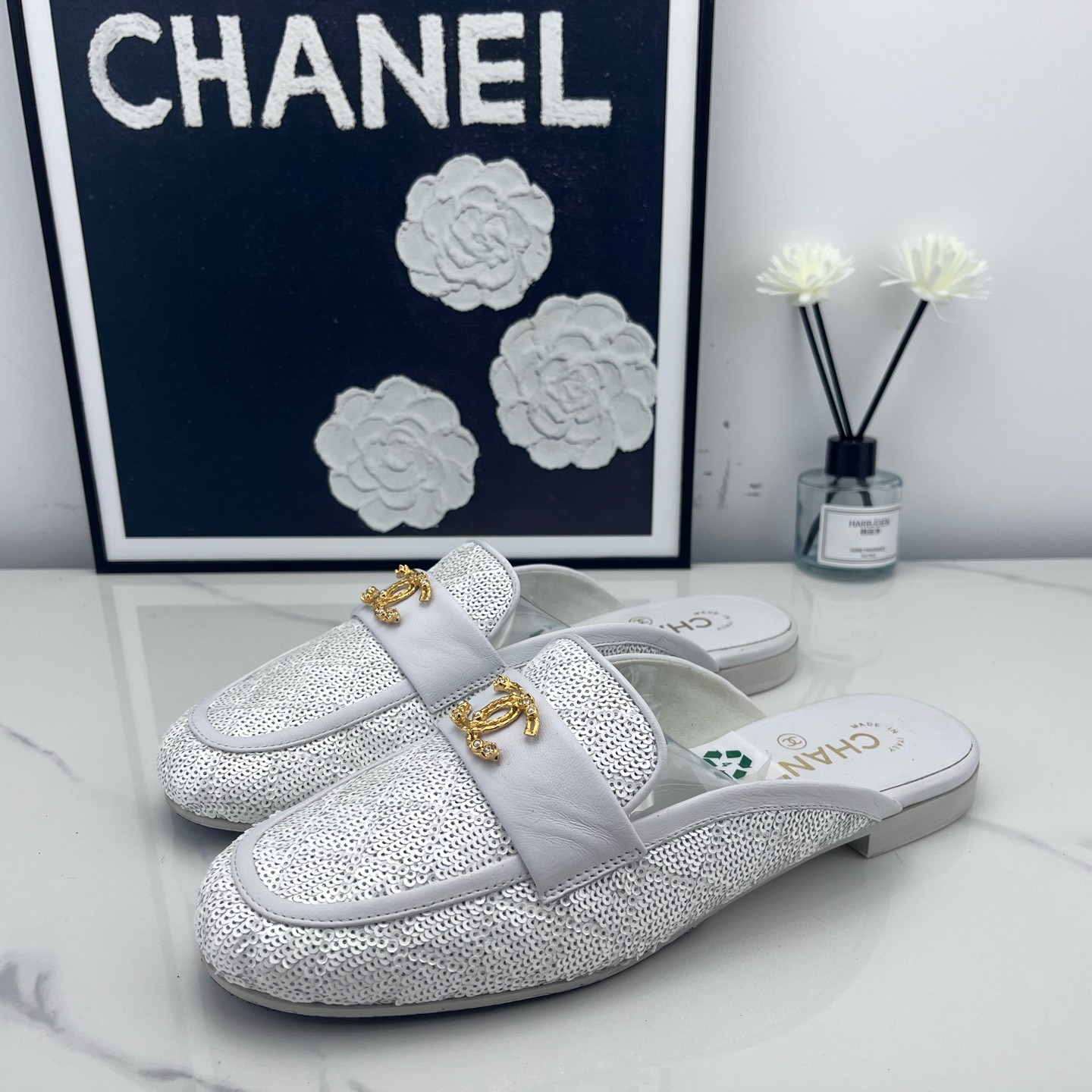 99新 Chanel/香奈儿 chanel香奈儿 亮片双c水钻半拖 39码/jm01390