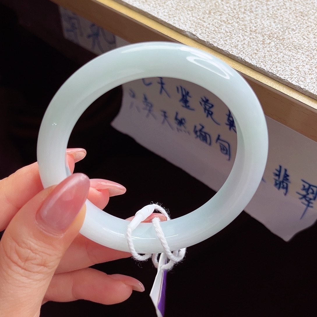 翡翠未镶嵌手镯手镯