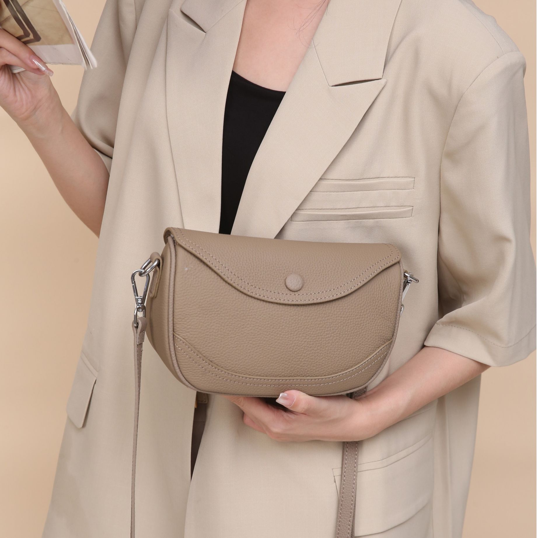 2025新款真皮饺子包单肩复古时尚简约斜挎小包包苹果包女百搭