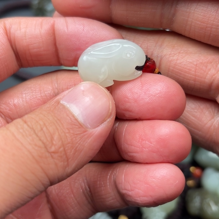 和田玉吊坠未镶嵌