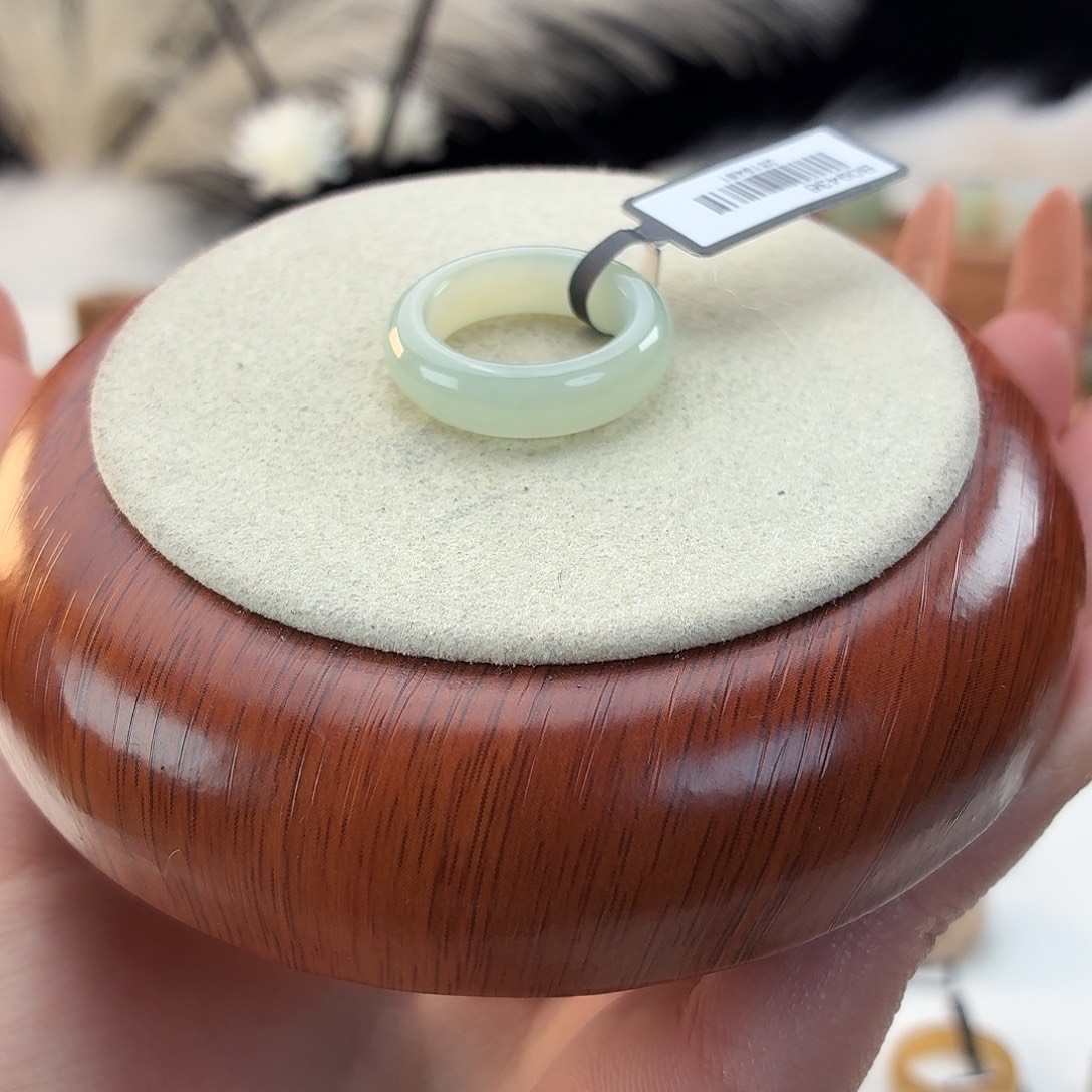 和田玉未镶嵌戒指浅青轮胎17.15mmj121