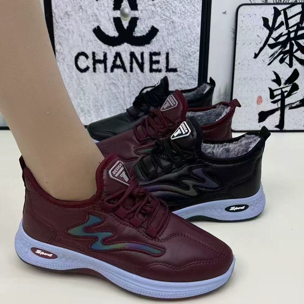 冬季新款加绒保暖时尚加厚防滑防水软底运动休闲时尚妈妈棉鞋