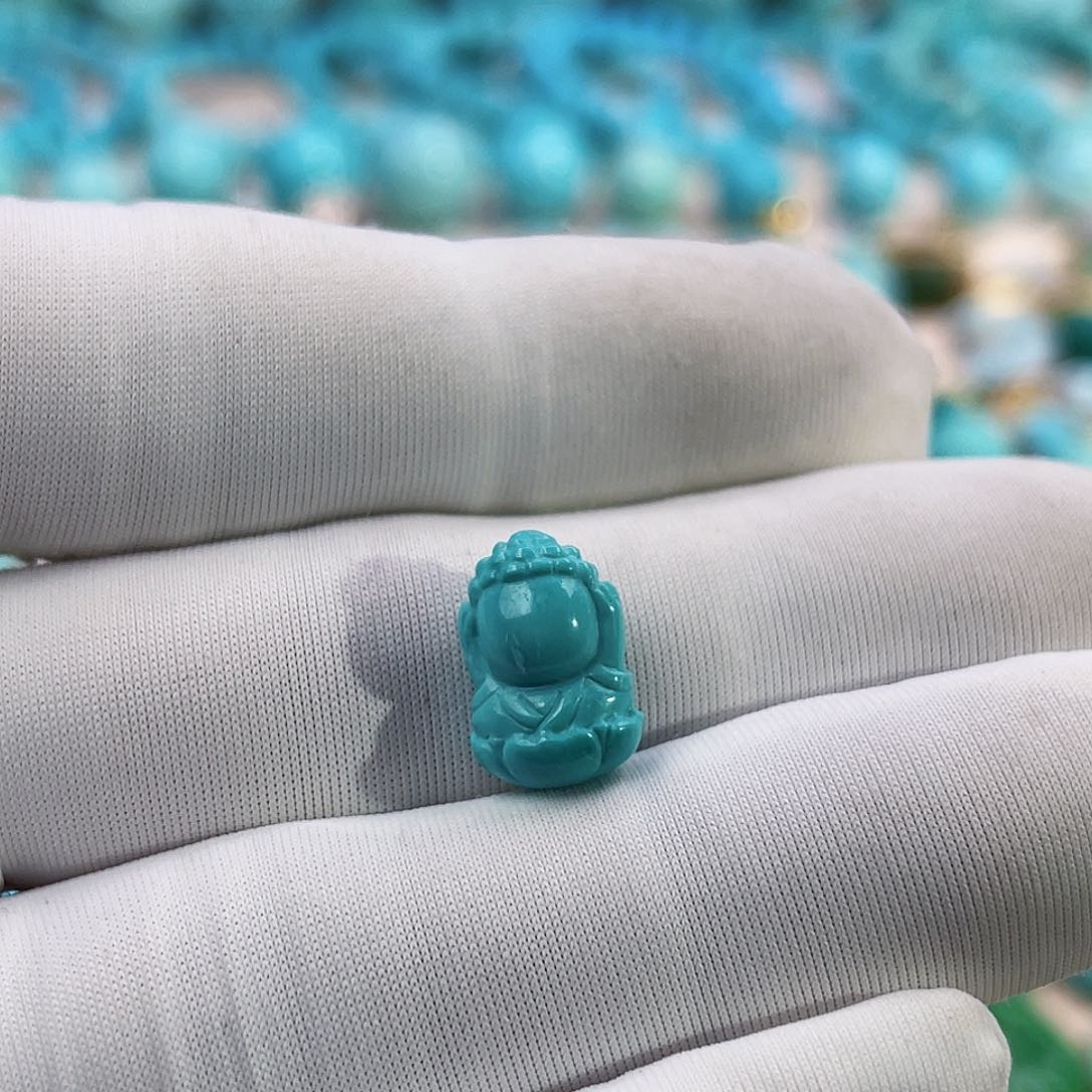 绿松石珠宝奇石未镶嵌张**儿