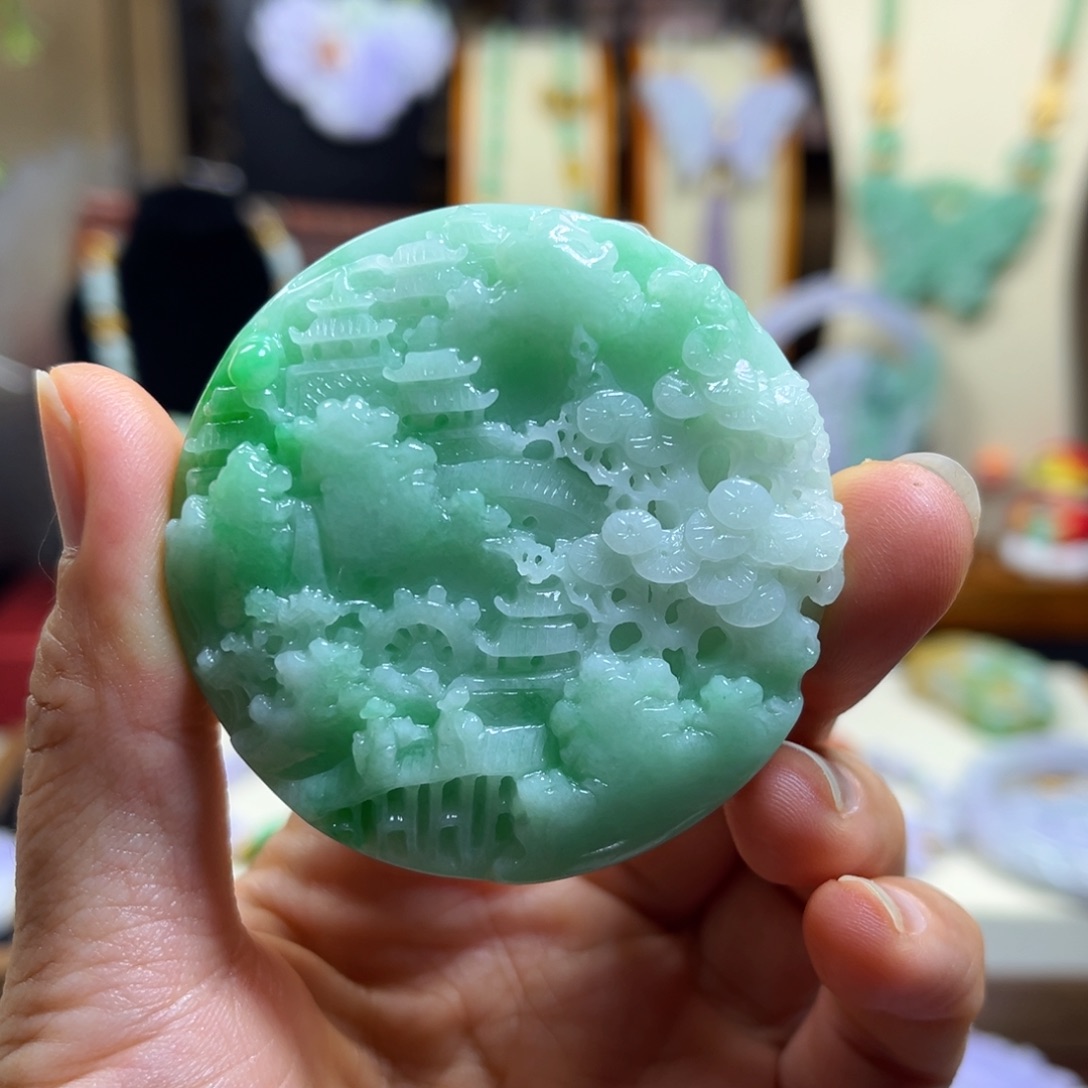王***5翡翠未镶嵌颈饰天然翡翠